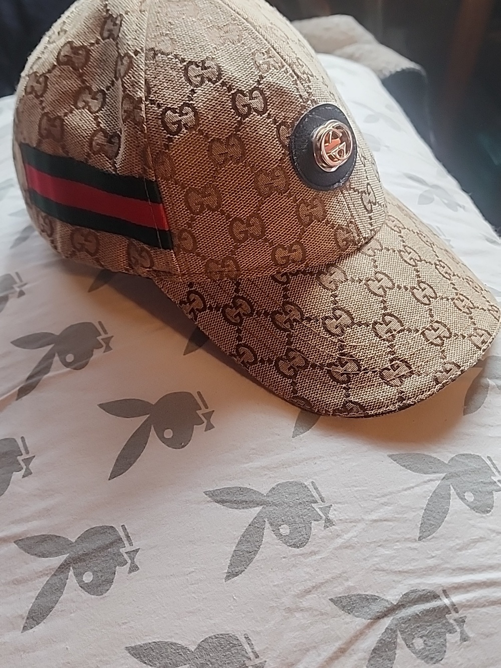 Gucci Beige Monogram Baseball Cap with Gold Logo - Picture 5 of 6